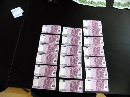 Prins cu 20.000 de euro şi un milion de forinţi falşi (VIDEO)